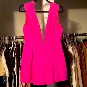 Hot pink sleeves romper! 💕🌺💃